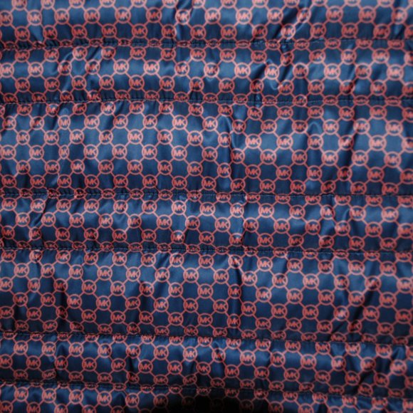 Michael Kors Lightweight Reversible Puffer Vest, S - Picture 4 of 4